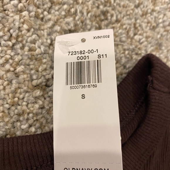 Women’s Purple Old Navy Ultralite Crop Top - Picture 4 of 6